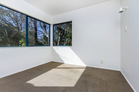 Photo of property in 4a Windy Ridge Road, Glenfield, Auckland, 0629