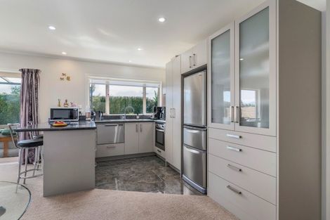 Photo of property in 6 Madison Street, Carterton, 5713