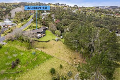 Photo of property in 231 Kaipara Road, Papakura, 2582