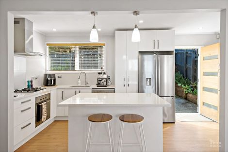 Photo of property in 186 Old Titirangi Road, Titirangi, Auckland, 0604