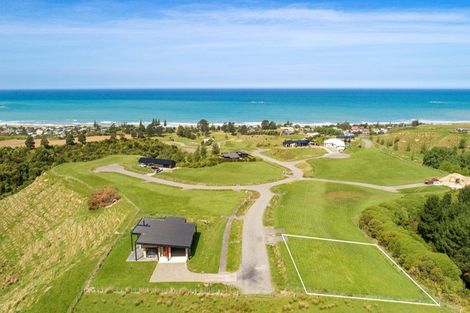 Photo of property in 9 Knoyle Road, Riversdale Beach, Masterton, 5872
