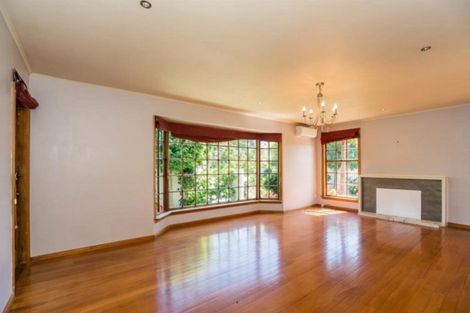 Photo of property in 233 Memorial Avenue, Burnside, Christchurch, 8053