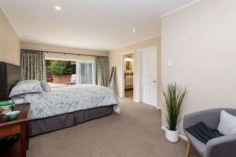 Photo of property in 44 Trelawn Place, Cockle Bay, Auckland, 2014
