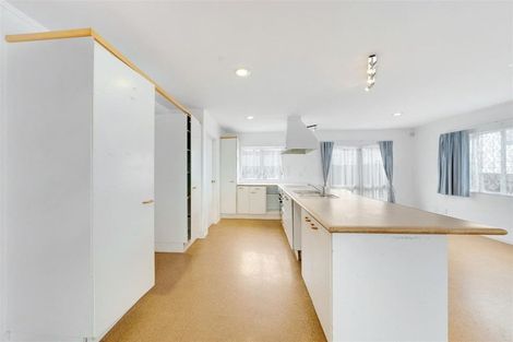 Photo of property in 2/50 Blanes Road, Weymouth, Auckland, 2103