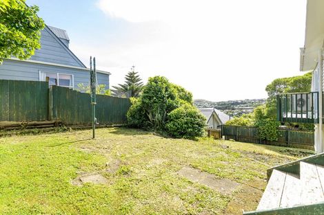 Photo of property in 115 Ruskin Road, Newlands, Wellington, 6037