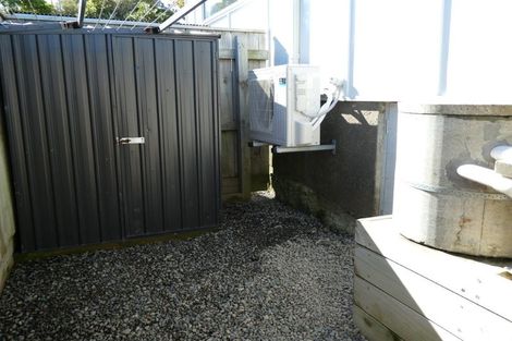 Photo of property in 20a Chetwode Grove, Newlands, Wellington, 6037