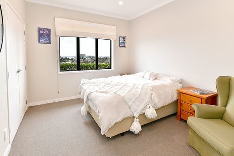 Photo of property in 51 The Ritz, Orewa, 0931