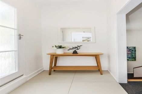 Photo of property in 2/59 Hungerford Road, Houghton Bay, Wellington, 6023