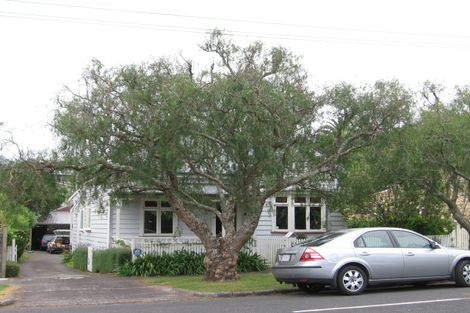 Photo of property in 63 Gribblehirst Road, Sandringham, Auckland, 1025