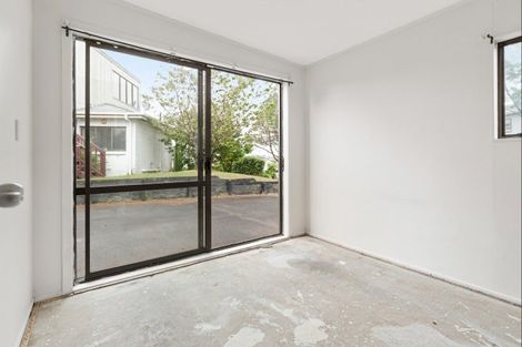 Photo of property in 1/16 Glen Vista Place, Bayview, Auckland, 0629