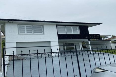 Photo of property in 3 Mirwill Road, Rothesay Bay, Auckland, 0630