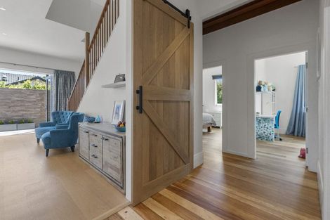 Photo of property in 1/50 Norwood Road, Bayswater, Auckland, 0622