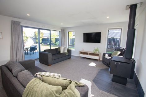 Photo of property in 3 Kelburn Place, Tinwald, Ashburton, 7700