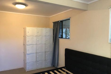 Photo of property in 37 Sunset Road, Totara Vale, Auckland, 0632