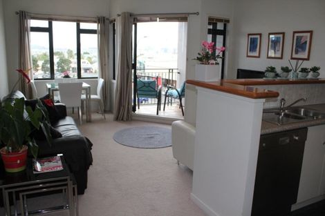 Photo of property in 2b/4 Fleet Street, Devonport, Auckland, 0624