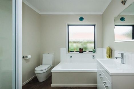 Photo of property in 126b Matatua Road, Raumati Beach, Paraparaumu, 5032