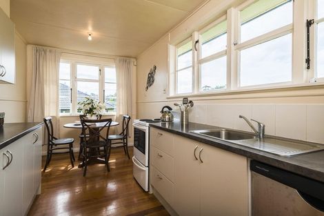 Photo of property in 22 Eastview Road, Glen Innes, Auckland, 1072