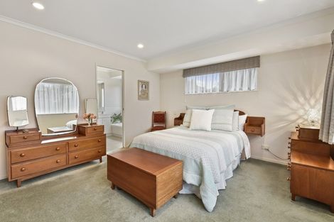 Photo of property in 13 Montilla Place, Manurewa, Auckland, 2102