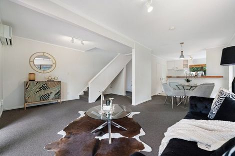 Photo of property in 2/35 Jaemont Avenue, Te Atatu South, Auckland, 0610