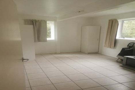 Photo of property in 244 Boord Crescent, Kumeu, 0891