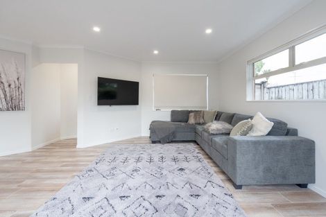 Photo of property in 15a Hatton Road, Orewa, 0931