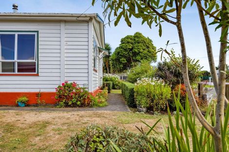 Photo of property in 18 Cameron Street, Hawera, 4610