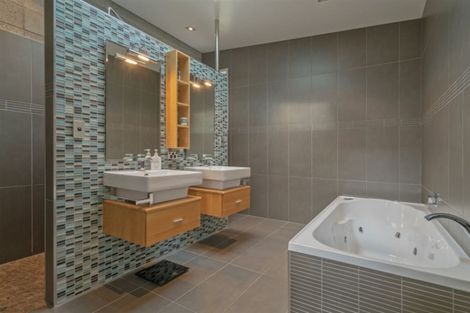 Photo of property in 20 Pacific Place, Whitianga, 3510