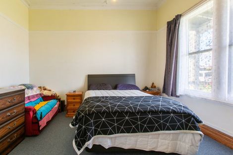 Photo of property in 70 Allardice Street, Dannevirke, 4930