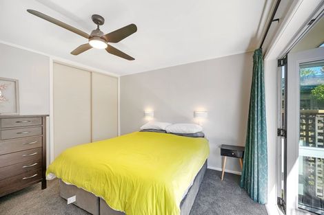 Photo of property in 2 Cambridge Terrace, Taradale, Napier, 4112