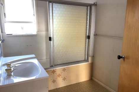 Photo of property in 35 Elliott Avenue, Bayview, Auckland, 0629