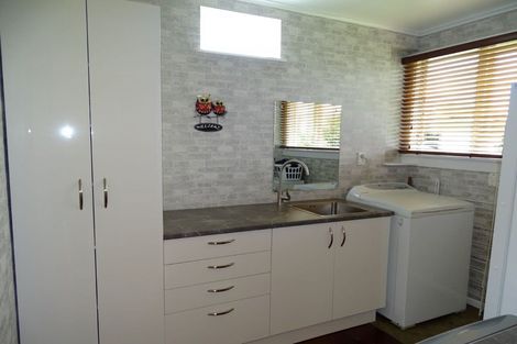 Photo of property in 2 Weraroa Road, Levin, 5510