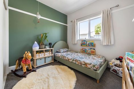 Photo of property in 30 Windermere Road, Papanui, Christchurch, 8053