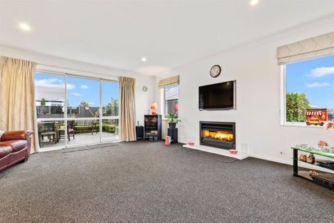 Photo of property in 5 Holly Place, Rangiora, 7400