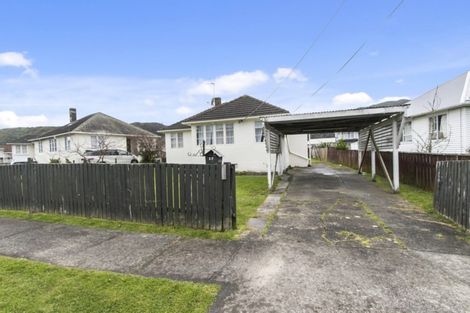 Photo of property in 17 Strand Crescent, Naenae, Lower Hutt, 5011