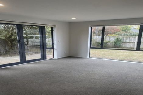 Photo of property in 32 Berkshire Drive, Avonhead, Christchurch, 8042