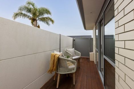 Photo of property in 16 Selliera Place, Papamoa Beach, Papamoa, 3118