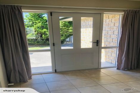 Photo of property in 21 Summerland Crescent, Papamoa Beach, Papamoa, 3118