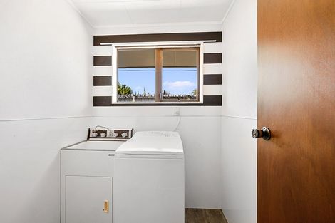 Photo of property in 194 Mangorei Road, Merrilands, New Plymouth, 4312