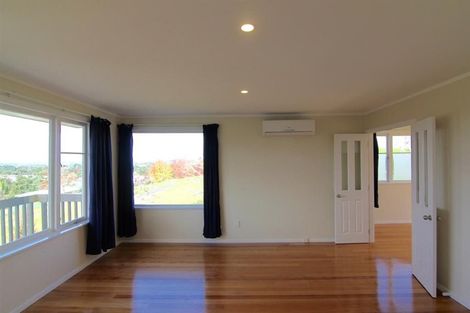 Photo of property in 26 Elizabeth Drive, West Harbour, Auckland, 0618