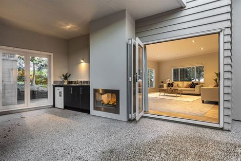 Photo of property in 30c Marine Parade, Mellons Bay, Auckland, 2014