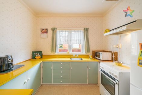 Photo of property in 11 Raymond Terrace, Fairfield, Lower Hutt, 5011