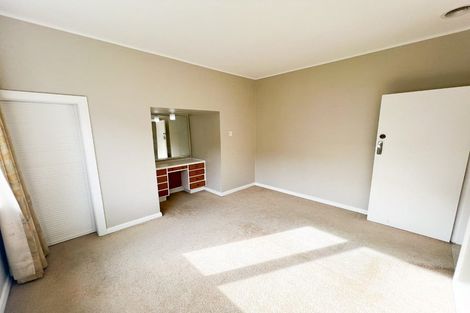 Photo of property in 18 Wavell Street, Karori, Wellington, 6012