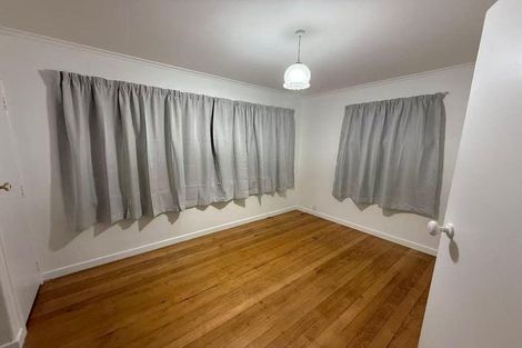 Photo of property in 10 Boler Place, New Lynn, Auckland, 0600