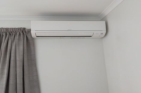 Photo of property in 4 Desert Gold Lane, Wallaceville, Upper Hutt, 5018