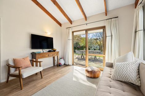 Photo of property in 27 Highland Place, Avonhead, Christchurch, 8042