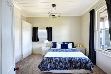 Photo of property in 235 Ravensbourne Road, Ravensbourne, Dunedin, 9022