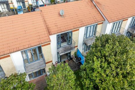 Photo of property in Tuscany Way, 20/3 Ambrico Place, New Lynn, Auckland, 0600