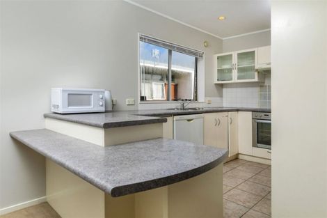 Photo of property in 75 Edmonton Road, Henderson, Auckland, 0612