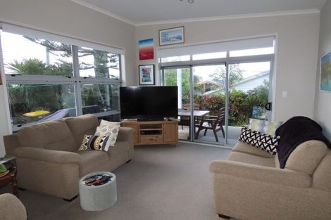 Photo of property in 116 Matipo Road, Te Atatu Peninsula, Auckland, 0610
