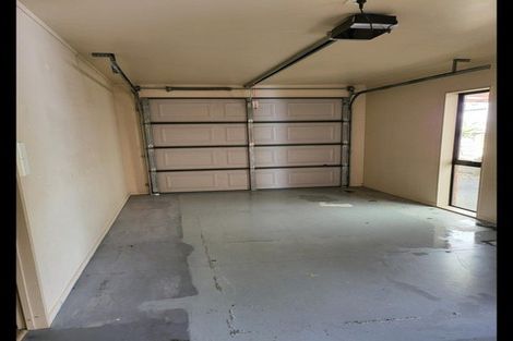 Photo of property in 30 Zefiro Drive, Massey, Auckland, 0614